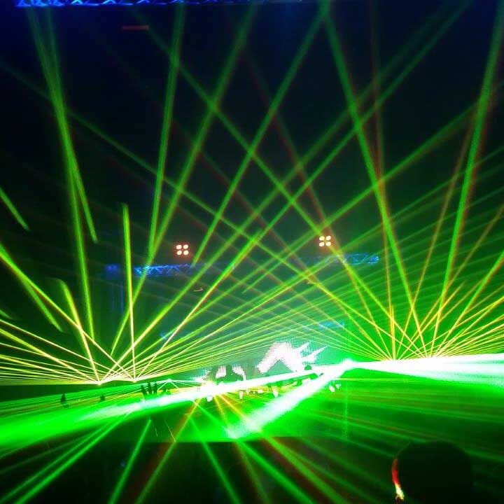 happinesseventsitaly_musica_coreografie_scenografie_eventi-musicali_Convention_meeting-dj-Laser